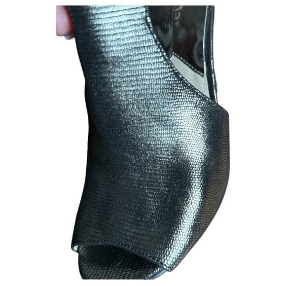 Michael Kors, gunmetal lizard pattern open toe,heel zipper stilettos size 7.5 - Picture 6 of 12